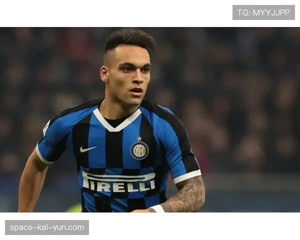 战术评论:随着中锋角色变化,纯粹的高球传中战术是否正在意甲没落?